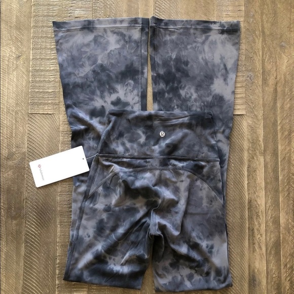 SOLD Lululemon groove pant - Picture 9 of 9